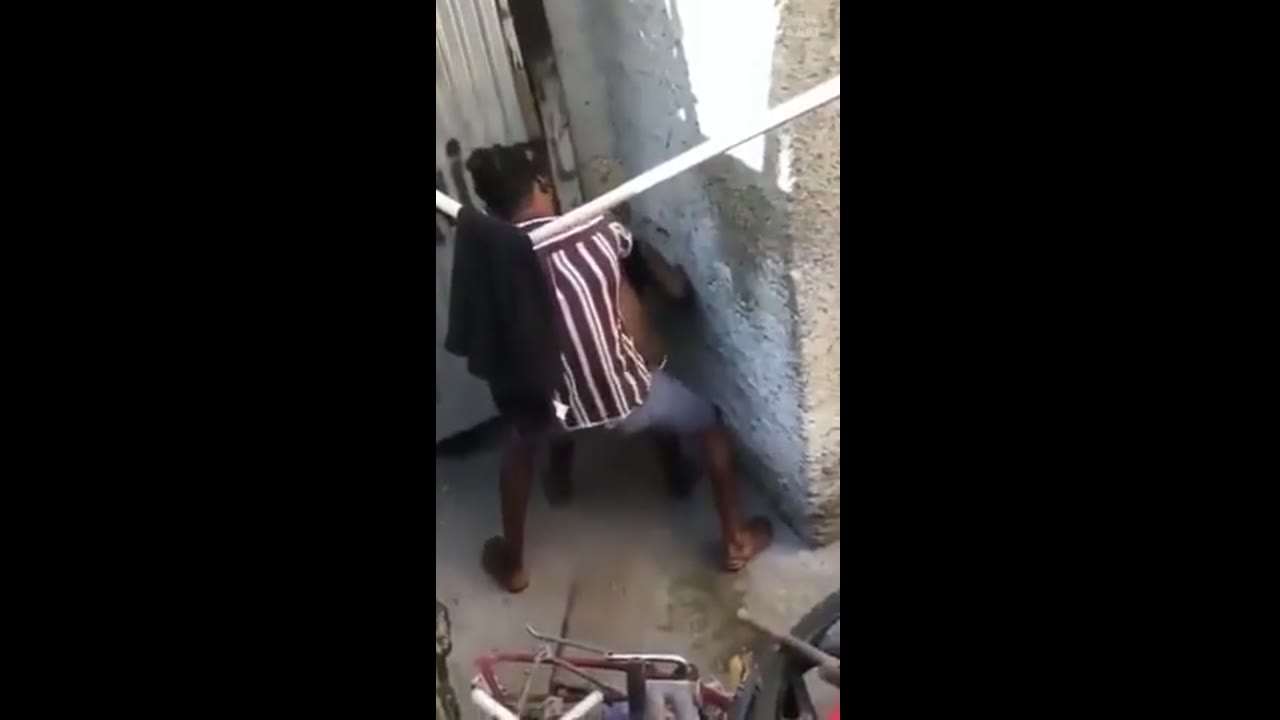Este tipo fue grabado singando morena que no lo dejo venirse –